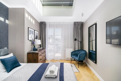 Balcony/Terrace, Photo of the whole room, Seating area, Bedroom