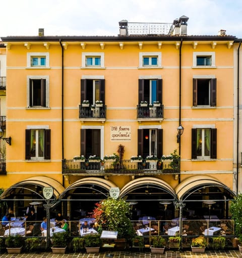 Property building, Restaurant/places to eat, Location