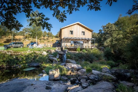 Property building, Spring, Off site, Balcony/Terrace