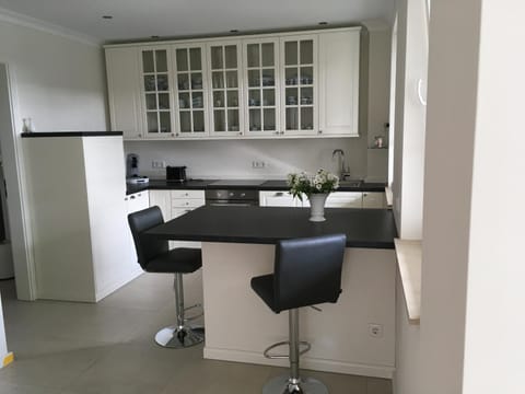Großzügiges Appartement -ruhig und doch zentral Apartment in Bergisch Gladbach