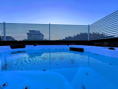 Hot Tub, Pool view, Swimming pool, Swimming pool