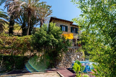 Casa Monet, 200 mt dal mare, clima, Wi-Fi Villa in Bordighera