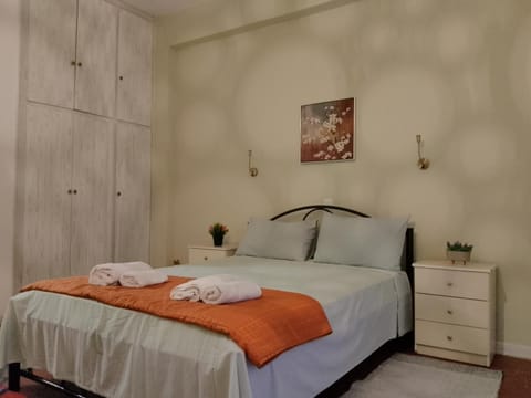 Bed, Photo of the whole room, Bedroom, towels, wardrobe