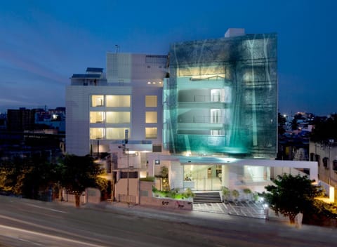 Property building, Facade/entrance, Facade/entrance, Bird's eye view, Street view