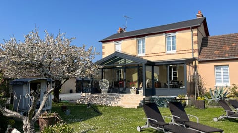 VILLA CATHY Chambres d hôtes Bed and Breakfast in Cabourg