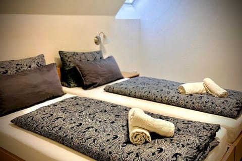 Bed, Photo of the whole room, Bedroom, towels