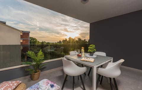 Natural landscape, View (from property/room), Balcony/Terrace, Sunset