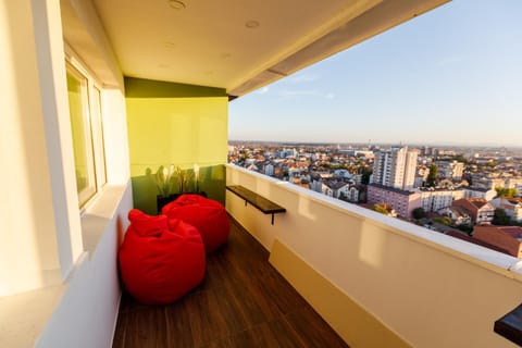 Balcony/Terrace, Decorative detail, Seating area, City view, City view, Mountain view, Mountain view, Quiet street view