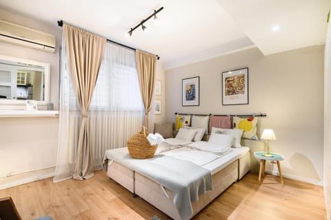 Living room, Bedroom