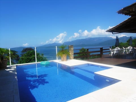 Natural landscape, Mountain view, Swimming pool, sunbed