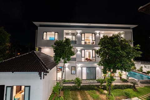 Property building, Night