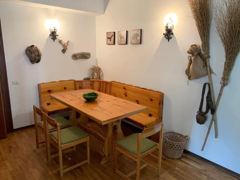 White Rock Apartment in Ponte di Legno
