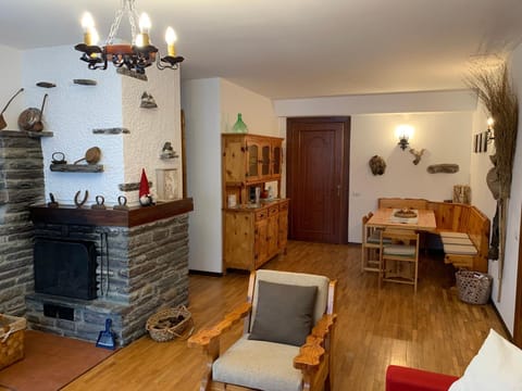 White Rock Apartment in Ponte di Legno