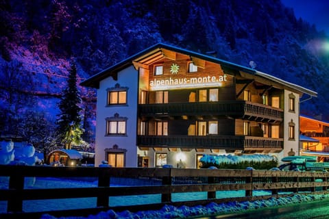 Alpenhaus Monte Bed and Breakfast in Neustift im Stubaital