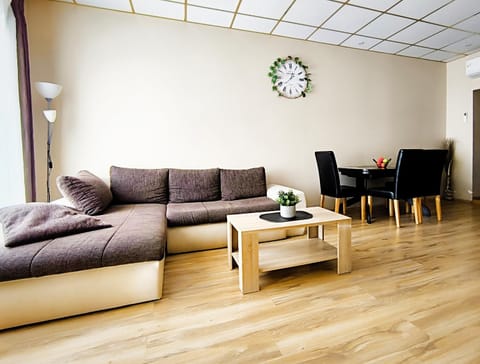 TV and multimedia, Balcony/Terrace, Living room, Seating area, Dining area, locker, air conditioner