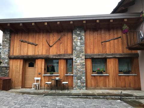 La Corbeille House in Aosta Valley, Italy