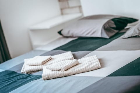 Bed, Photo of the whole room, Bedroom, towels