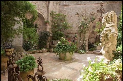 Garden, Inner courtyard view