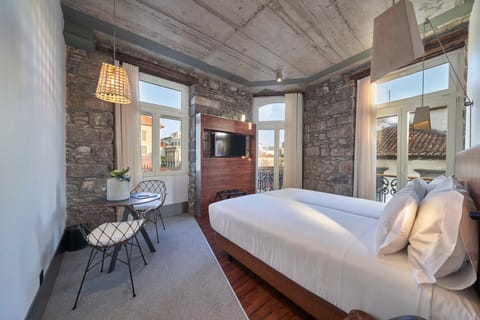 Photo of the whole room, Seating area, Bedroom