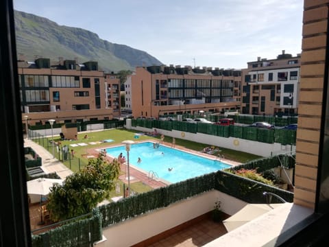 Swimming pool, Swimming pool