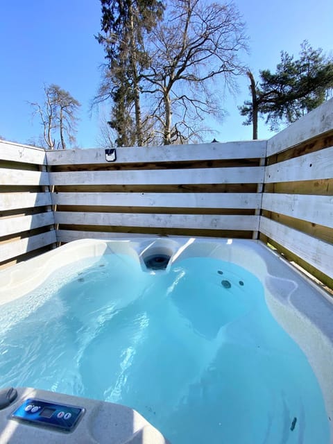 Beaver 2 HuntersMoon-Warminster-Bath-Salisbury House in Warminster