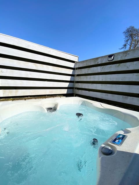 Otter 1 HuntersMoon-Warminster-Longleat-Wiltshire House in Warminster