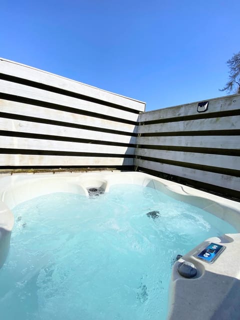 Otter 1 HuntersMoon-Warminster-Longleat-Wiltshire House in Warminster