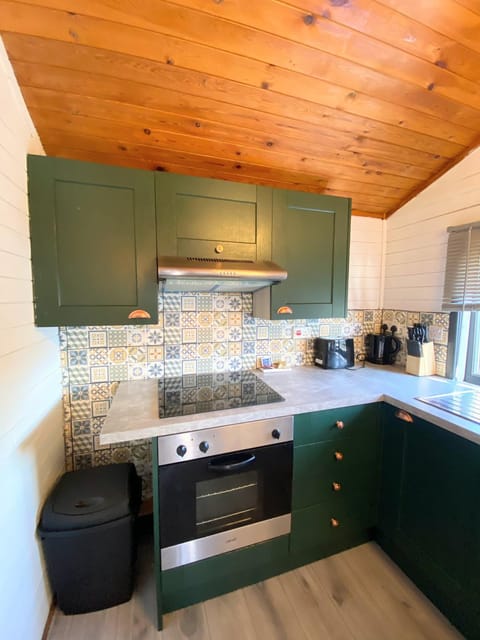 Otter 1 HuntersMoon-Warminster-Longleat-Wiltshire House in Warminster