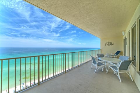 Relaxing Beachfront Condo with Beach Access - Unit 1603 Apartment in Upper Grand Lagoon