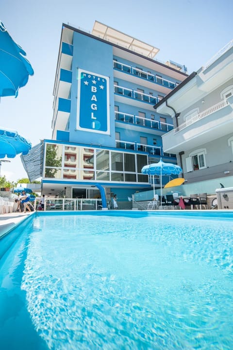 Property building, Swimming pool, Swimming pool