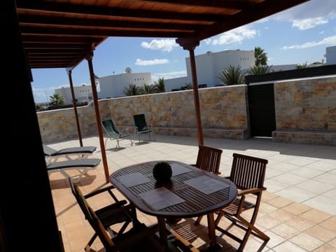 Balcony/Terrace, Mountain view