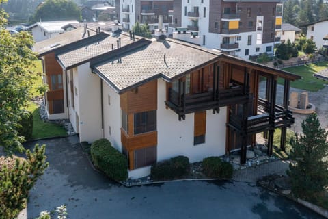 Property building, Facade/entrance, Off site