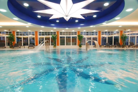 Swimming pool, Swimming pool