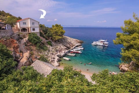 Property building, Facade/entrance, Neighbourhood, View (from property/room), Other, Beach, Sea view