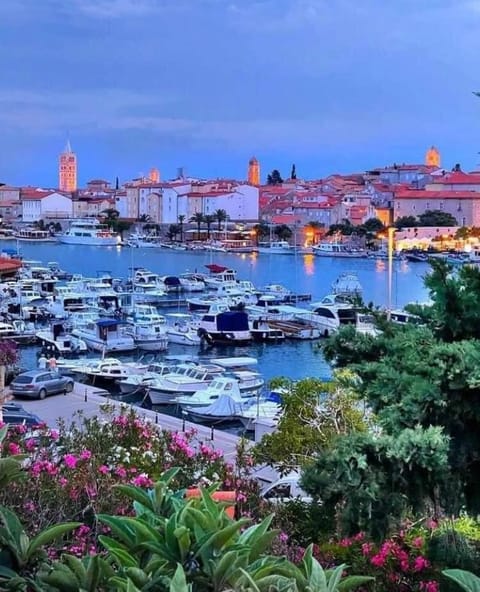 Neighbourhood, City view, Sea view