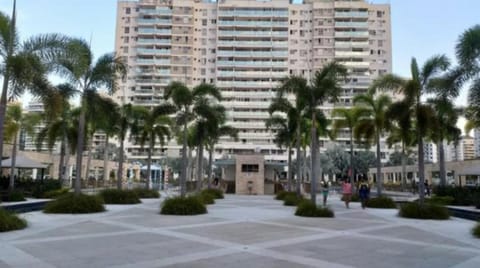 Property building, Facade/entrance, Lobby or reception, Lake view