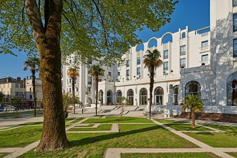 Property building, Patio, Nearby landmark, Garden