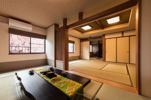 Living room, Photo of the whole room