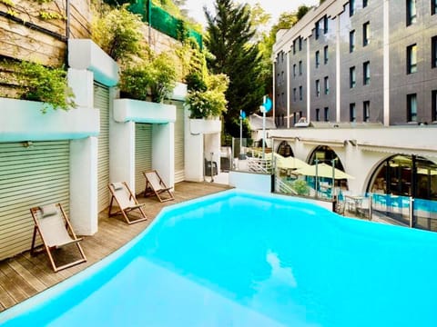 Patio, Restaurant/places to eat, Pool view, Swimming pool