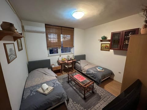 Living room, Photo of the whole room, Bedroom, air conditioner