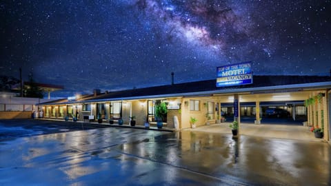 Property building, Night, Lobby or reception
