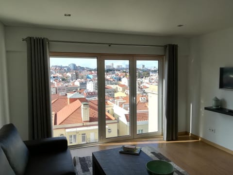 Communal lounge/ TV room, City view