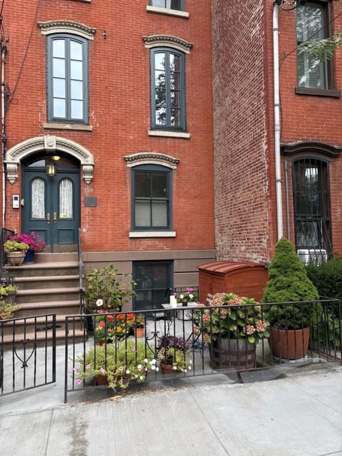 Property building, Street view