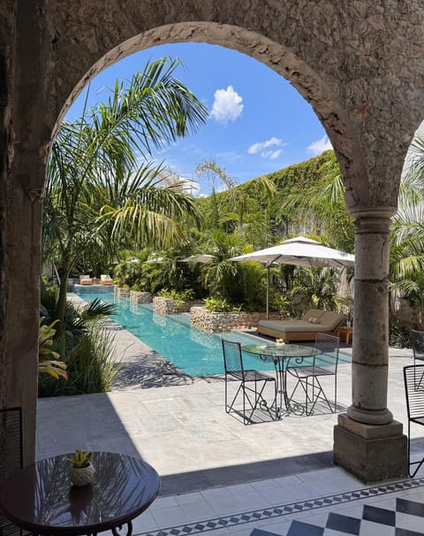 Swimming pool