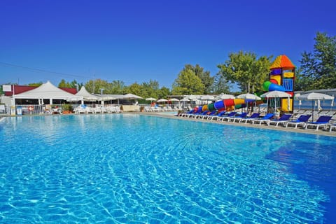 Aqua park, Swimming pool