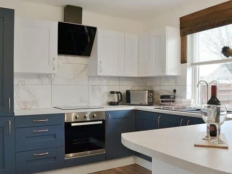 Kitchen or kitchenette, kitchen