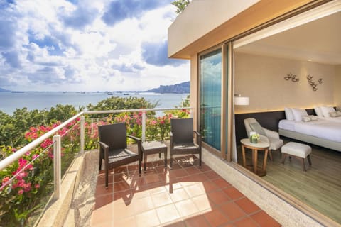 Natural landscape, View (from property/room), Balcony/Terrace, Balcony/Terrace, Seating area, Sea view
