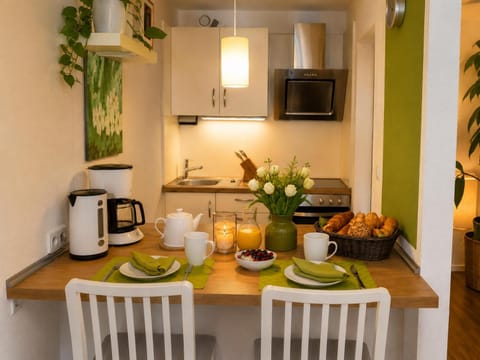 Kitchen or kitchenette, Dining area, kitchen