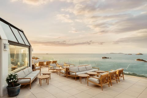 Property building, Patio, View (from property/room), Balcony/Terrace, Lounge or bar, Landmark view, Sea view