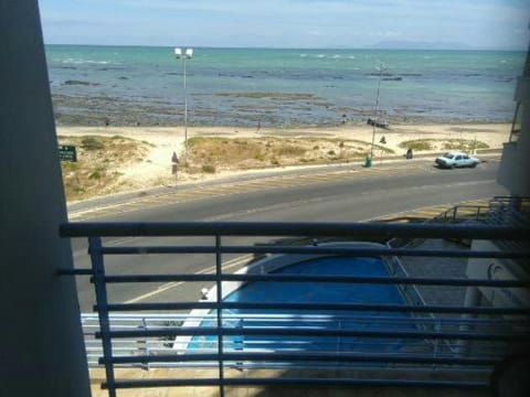 Sunset 786 Holidays 211 Hotel in Cape Town